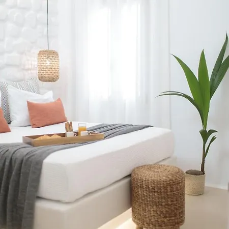 Kamvas Deluxe Naxos City