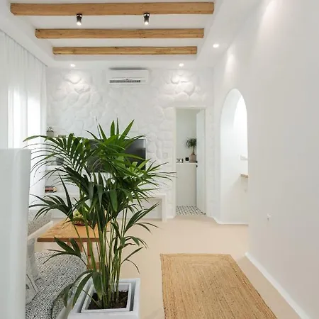 Kamvas Deluxe * Naxos City